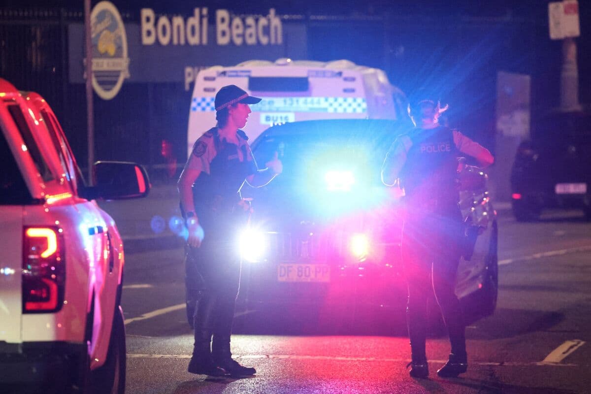 Bondi Beach Gunmen Had ISIS Flags, Visited Philippines - Bloomberg.com