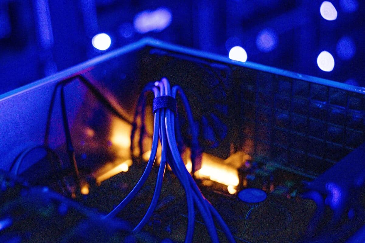 Three Charged by US With Plot to Illegally Send AI Tech to China - Bloomberg.com