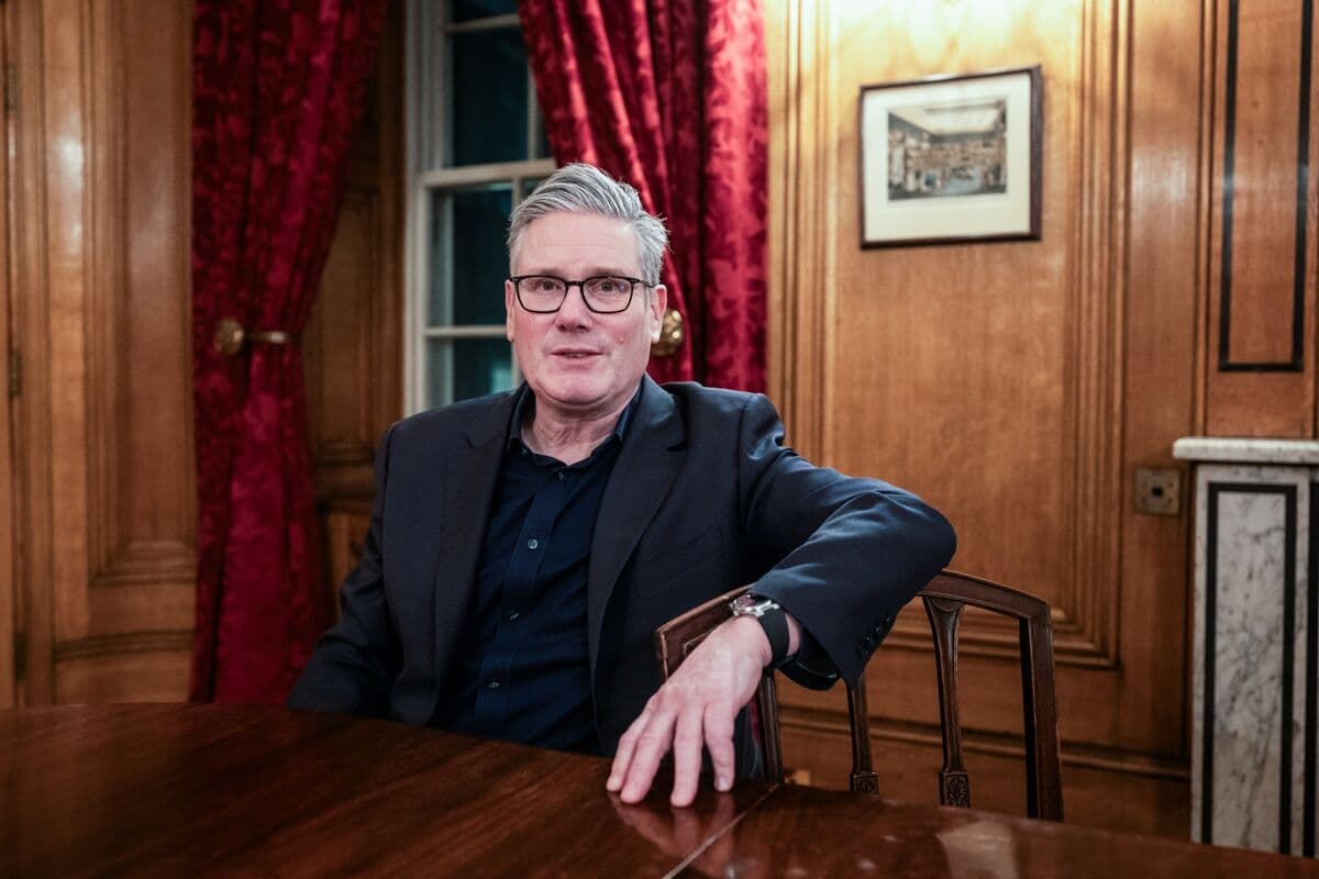 Starmer Says UK Won’t Be Forced to Choose Between US, China - Bloomberg.com