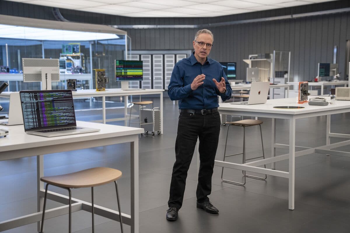 Apple Rocked by Executive Departures, With Chip Chief at Risk of Leaving Next - Bloomberg.com