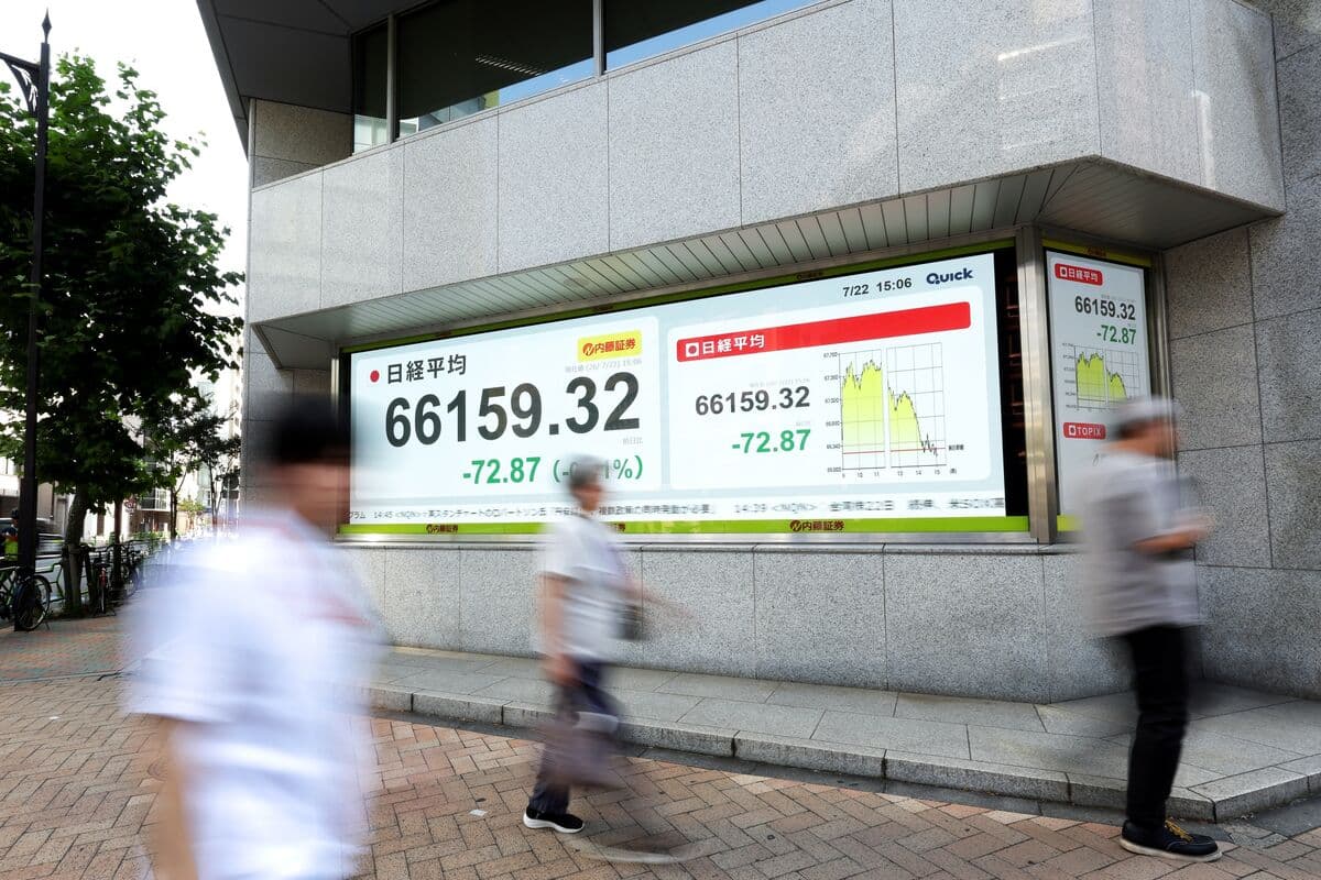 Asian Stocks Set to Fall as Oil Surges Past $100: Markets Wrap - Bloomberg.com