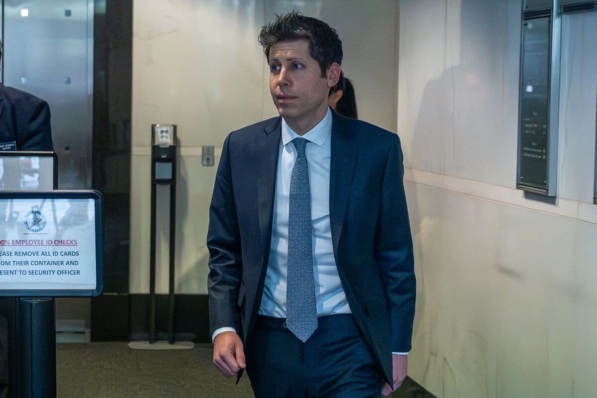 Altman Testifies About ‘Hair-Raising’ AI Safety Chat With Musk - Bloomberg.com