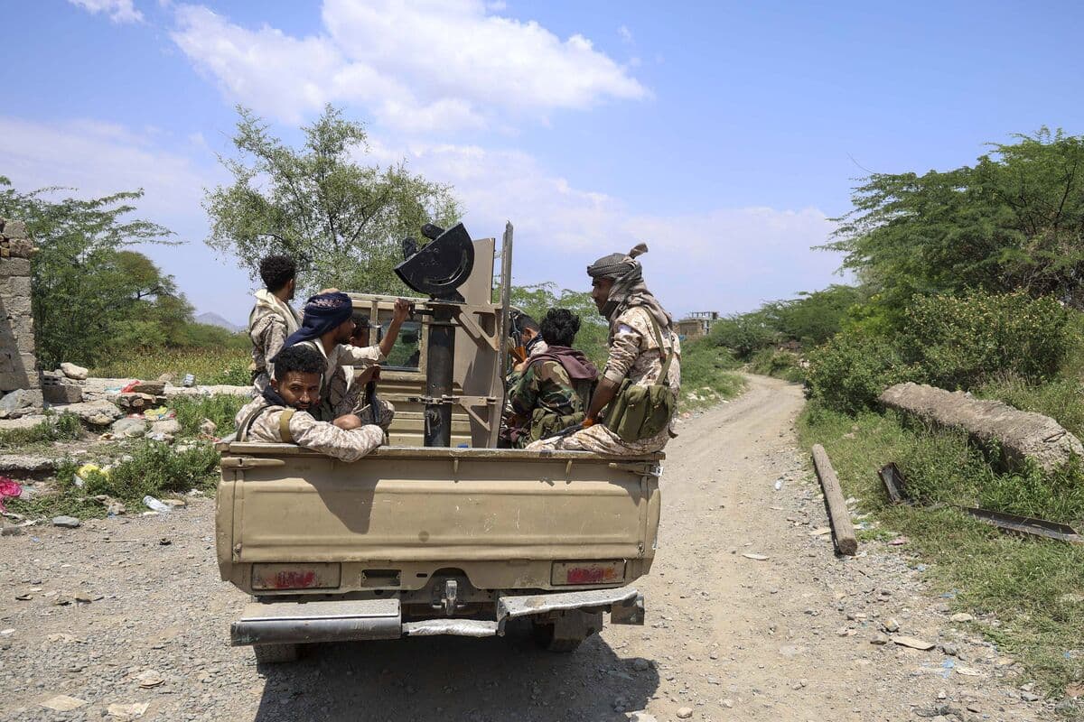 Saudi-Backed Yemen Forces Begin Bid to Retake Houthi Areas - Bloomberg.com