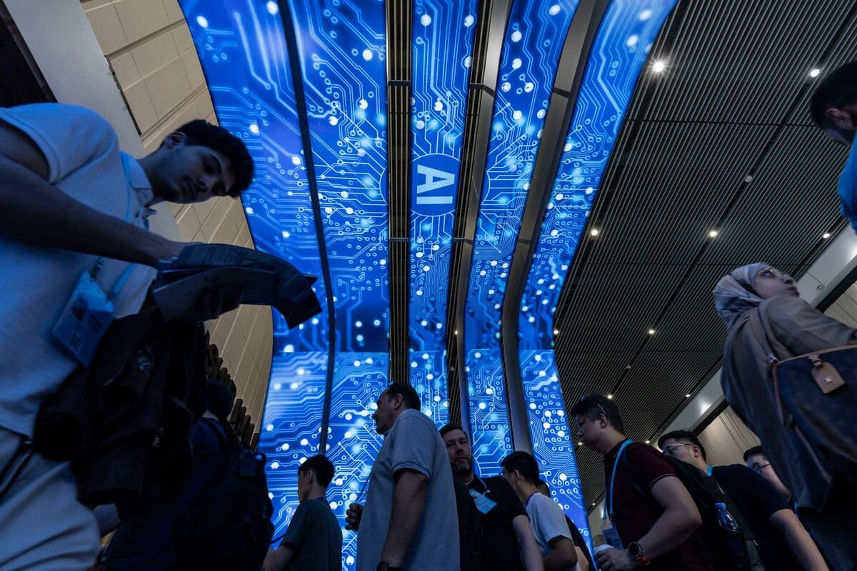 China Expands Travel Curbs to Top AI Talent at Private Firms - Bloomberg.com