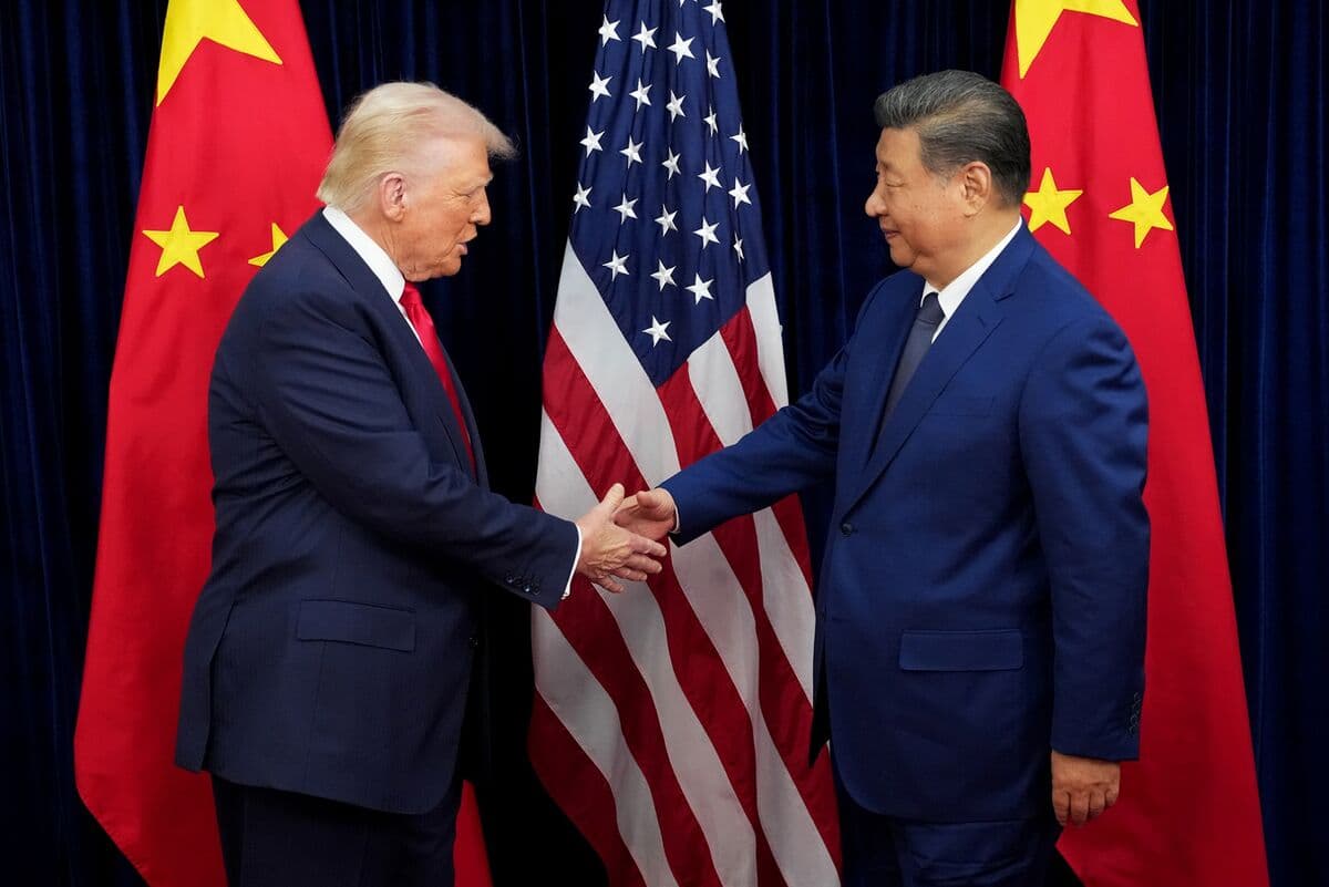 Xi Puts Biggest US-China Flashpoint Back on Agenda in Trump Call - Bloomberg.com