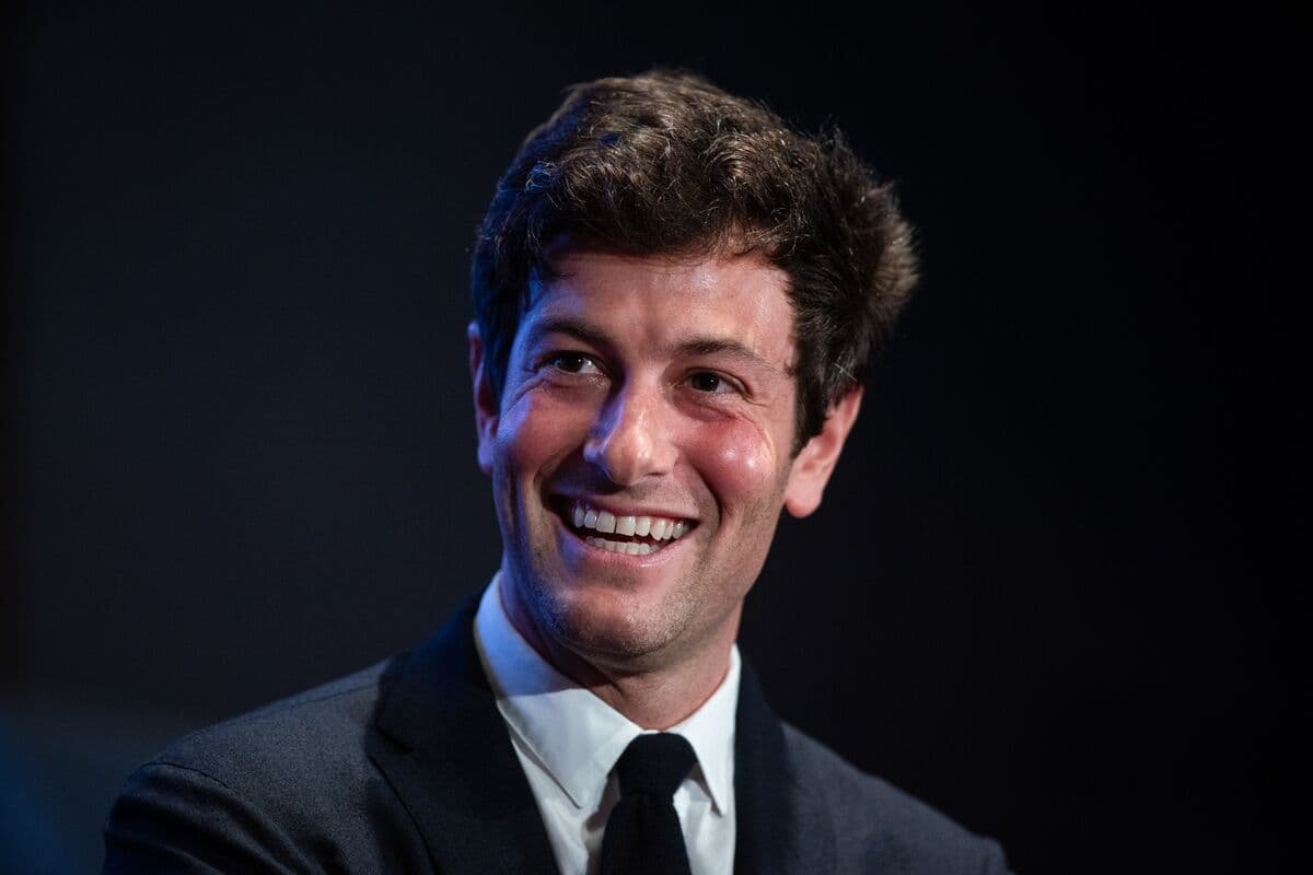 Josh Kushner’s Thrive Capital Raises $10 Billion in New Funding - Bloomberg.com