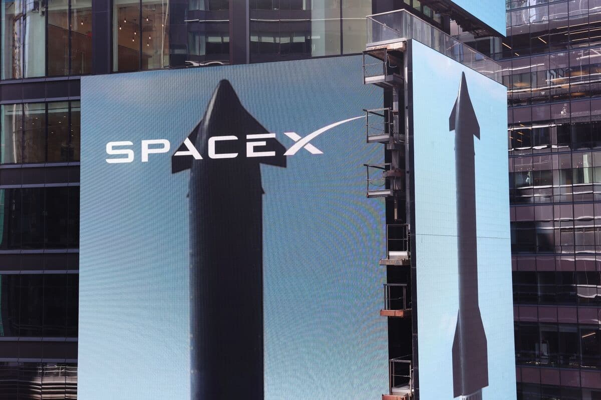 SpaceX Investors at US Retail Brokers Got at Least One IPO Share - Bloomberg