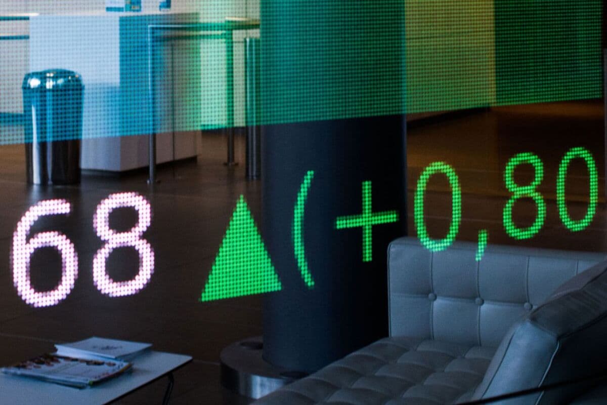 US Stocks Hold Onto Gains as Fed Countdown Begins: Markets Wrap - Bloomberg.com