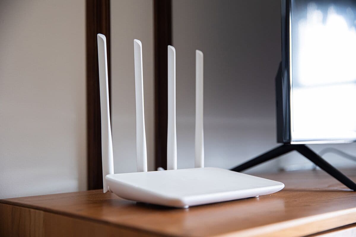 FCC Bans Wireless Router Imports, Citing Security Concerns - Bloomberg.com