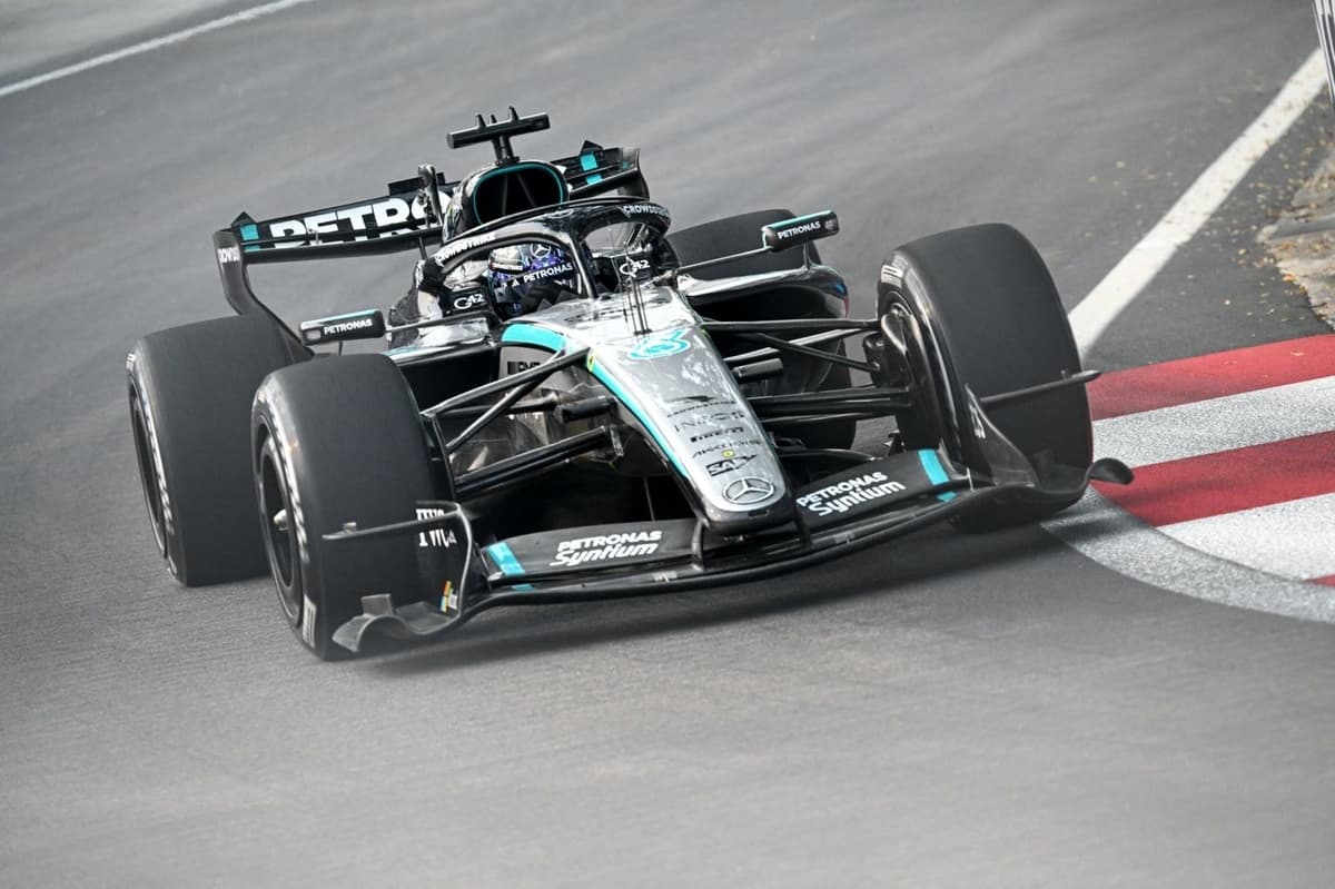F1 Singapore GP: George Russell on top, Max Verstappen sets impressive lap - Motorsport.com