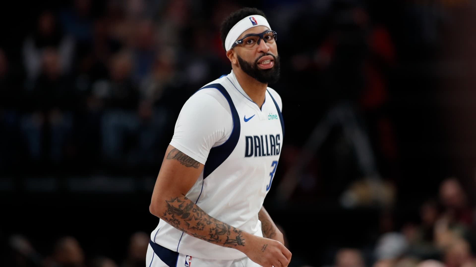 Anthony Davis is not expected to need surgery on his hand - NBA