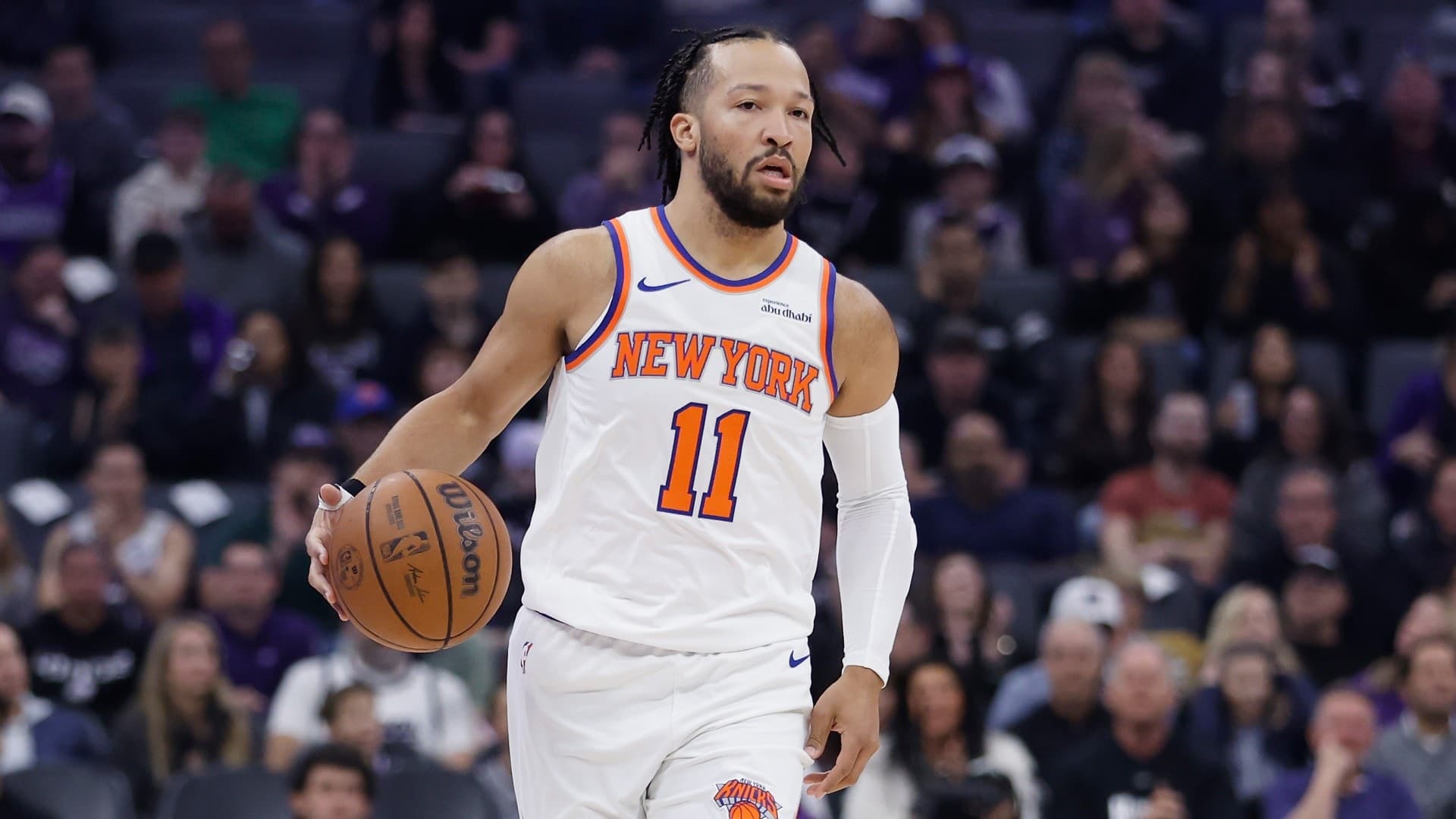 Jalen Brunson leaves game early with ankle injury - NBA