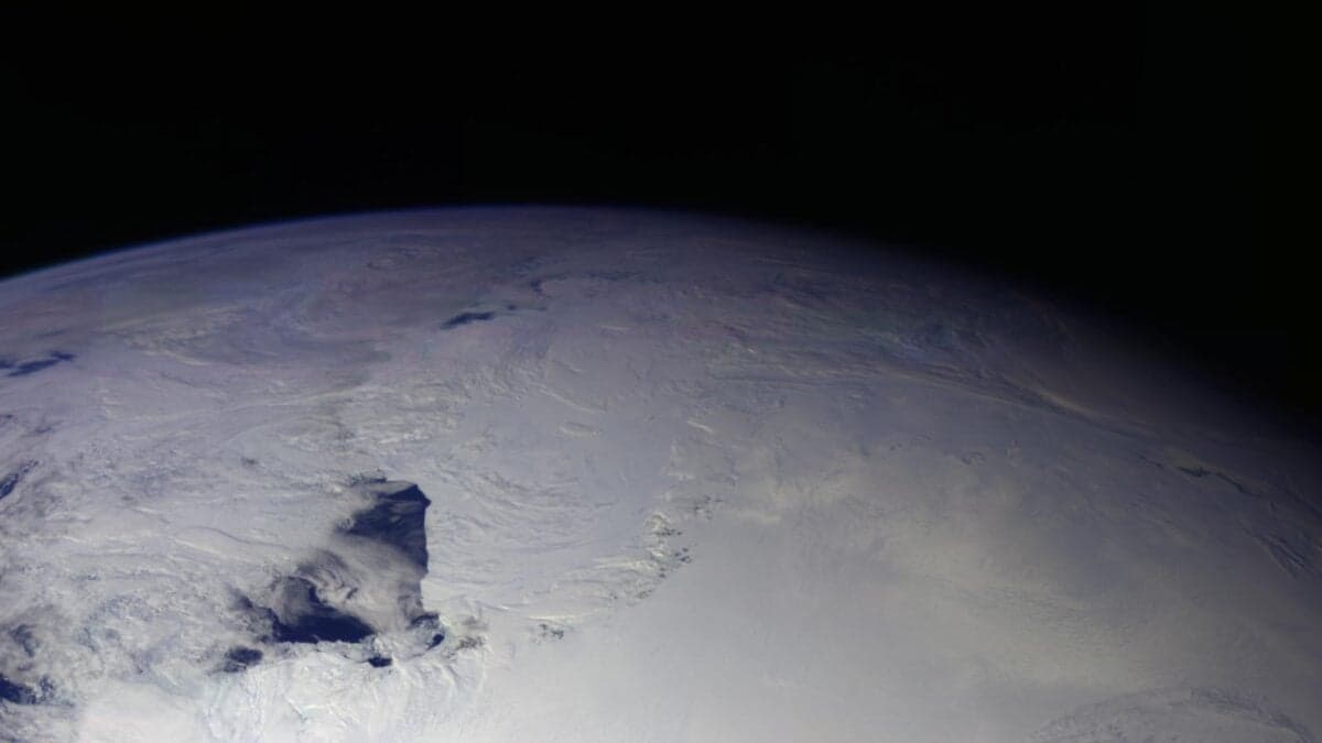 Antarctica’s ‘Gravity Hole’ Has Been Quietly Growing Stronger - Gizmodo
