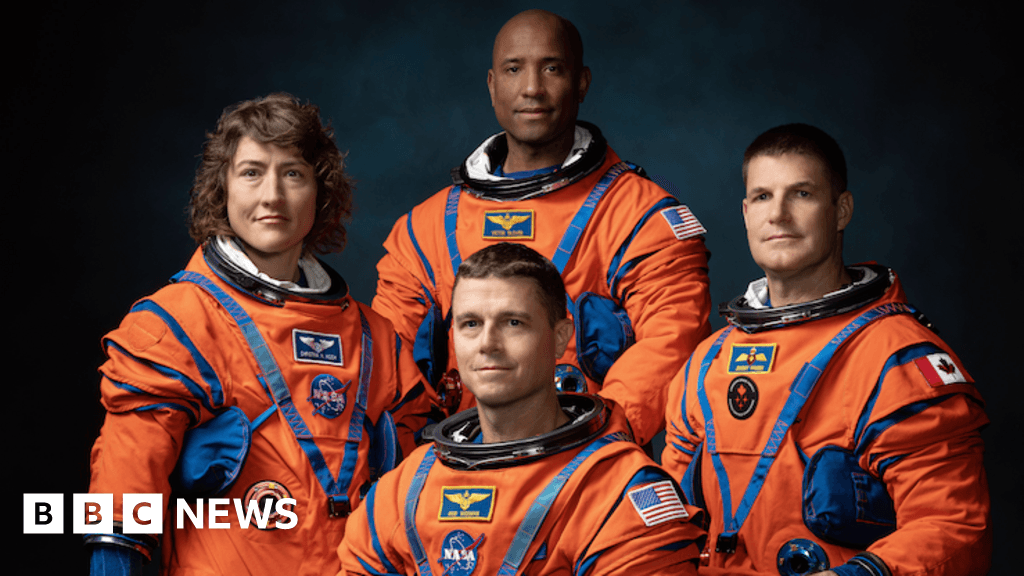 When does the Nasa Moon mission launch and who are the Artemis II crew? - BBC