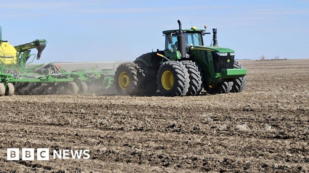 Are 'tech dense' farms the future of farming? - BBC
