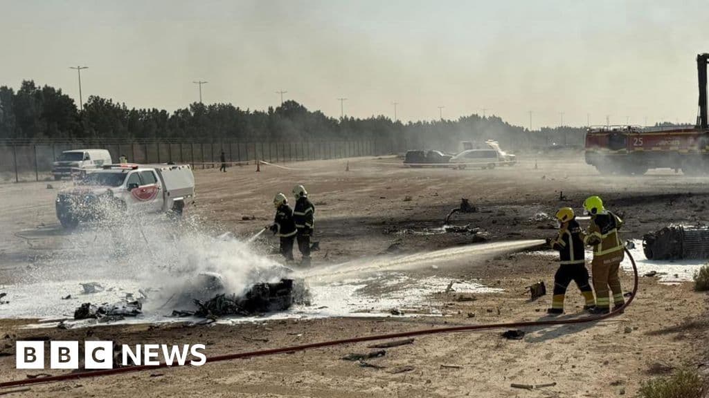 Indian fighter jet pilot killed in crash at Dubai airshow - BBC