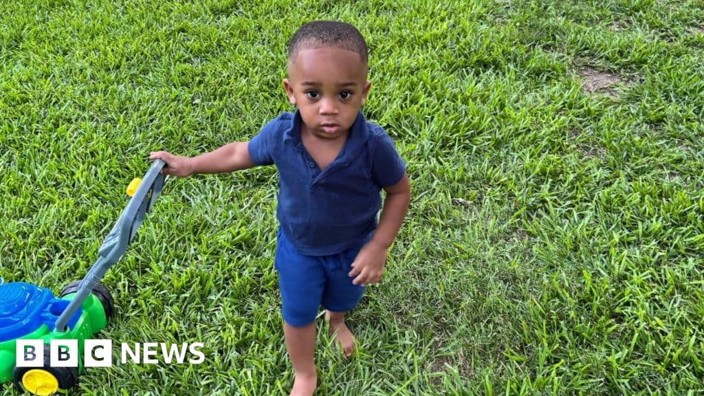 Bodycam clip released in fatal police shooting of Mississippi one-year-old - BBC