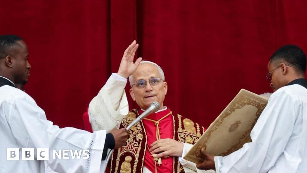 Pope Leo urges 'courage' to end Ukraine war in first Christmas address - BBC