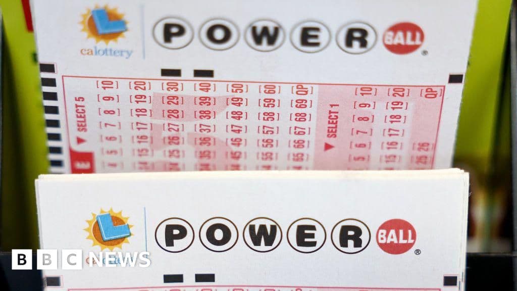 Jingle bills: Arkansas Powerball player strikes $1.8bn jackpot on Christmas Eve - BBC
