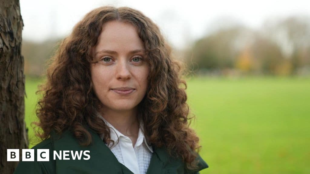 Century-old tumours could reveal why more young people are getting bowel cancer - BBC