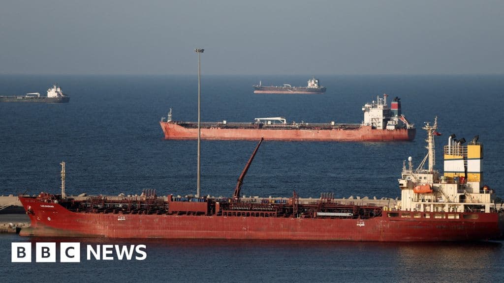 Starmer speaks to Trump about importance of reopening Strait of Hormuz - BBC