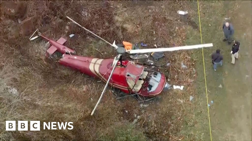Two pilots killed after mid-air helicopter collision in New Jersey - BBC