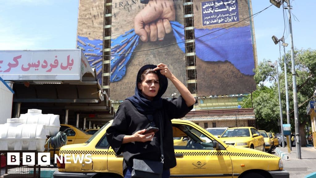Trump warns 'clock is ticking' for Iran as peace progress stalls - BBC