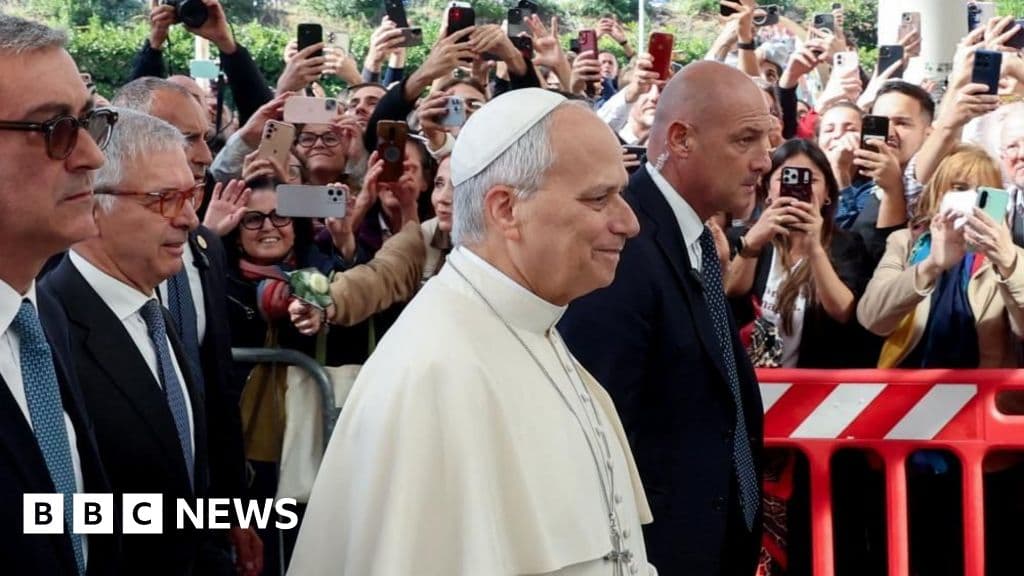 Pope diagnosed with lung cancer but had successful surgery, Vatican says - BBC