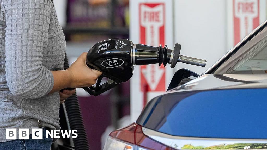 Oil prices hit $100 for the first time since May - BBC
