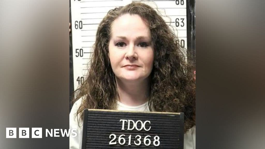 Execution of US murderer Christa Pike halted shortly before it was due to happen - BBC