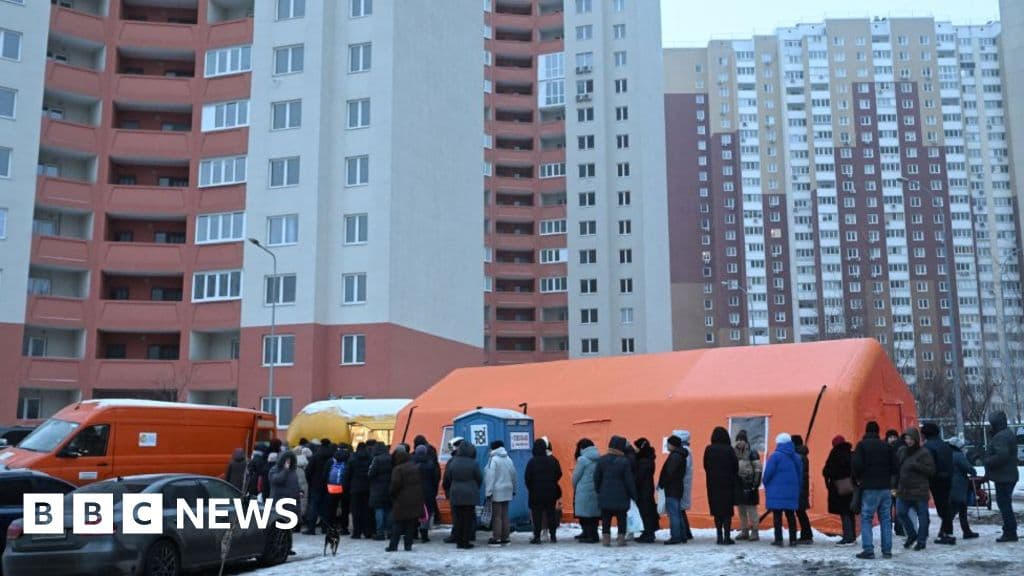 How Soviet urban planning is helping Russia freeze Ukraine - BBC