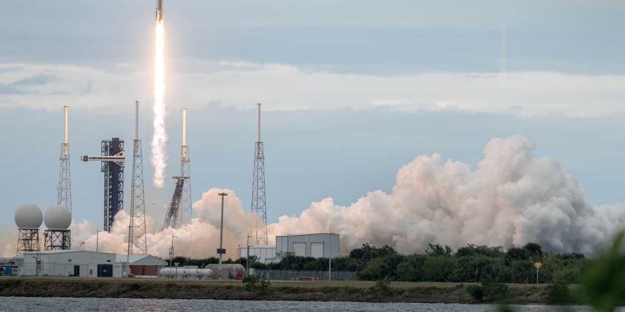 SpaceX Tells Staff It Is Preparing for a Potential IPO Next Year - The Wall Street Journal