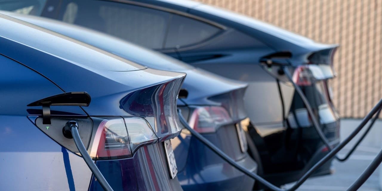 EV Batteries Are Defying Expectations After Hundreds of Thousands of Miles - WSJ