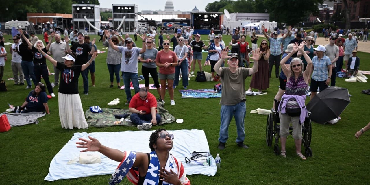 A ‘Revival’ on the National Mall: White House Puts Prayer at Center of Washington - WSJ
