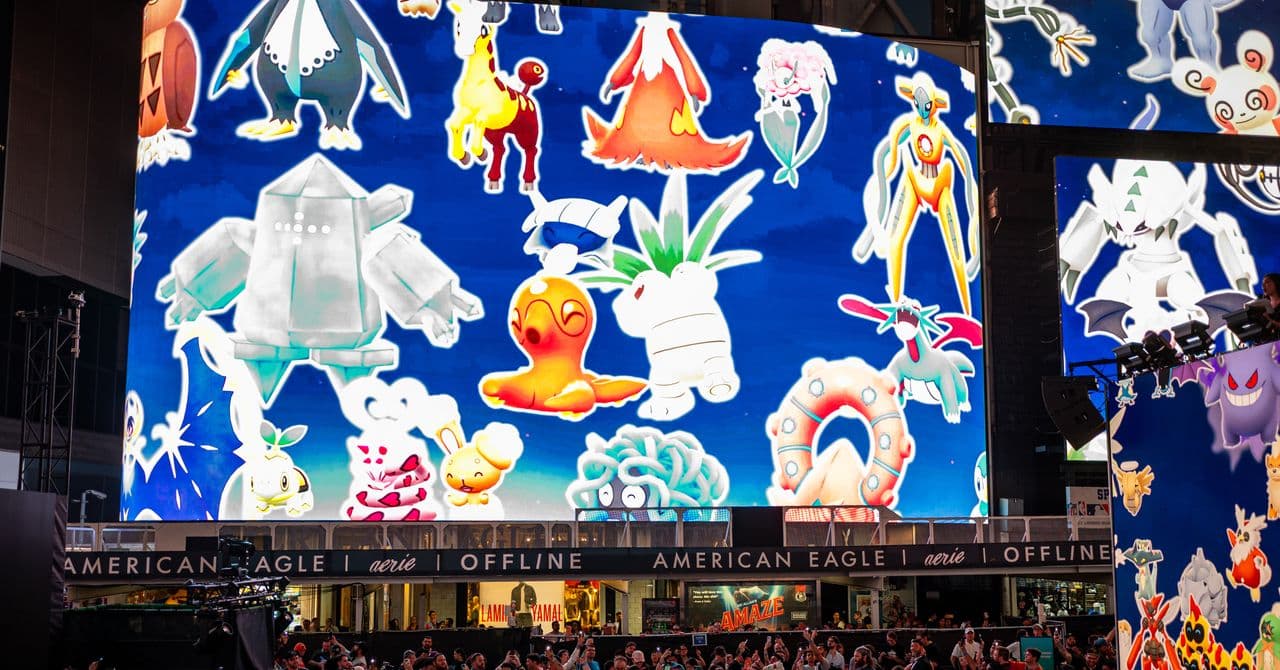 Thousands of ‘Pokémon Go’ Players Descend on Times Square to Defeat Mewtwo - WIRED