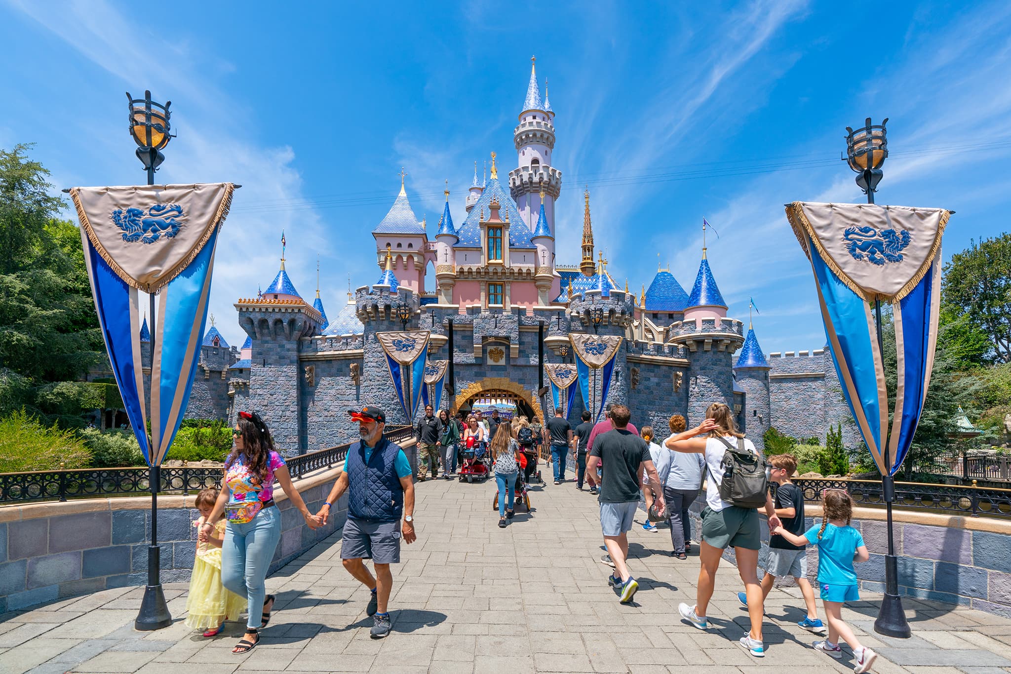 A decade later, measles returns to Disneyland - SFGATE