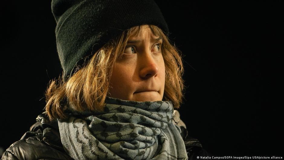 UK police arrest Greta Thunberg under Terrorism Act - DW